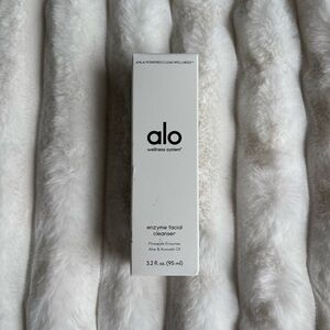 Alo Yoga Enzyme Facial Cleanser